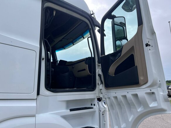 2019 Mercedes-Benz Actros, белый, 6100000 рублей - вид 18