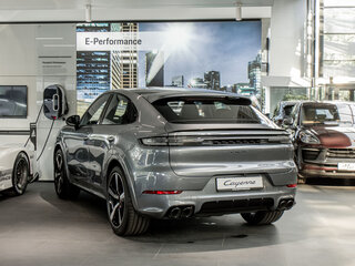 2026 Porsche Cayenne Coupé III Рестайлинг, серый, 21299000 рублей, вид 5
