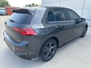2023 Volkswagen Golf VIII, чёрный, 1535111 рублей, вид 4