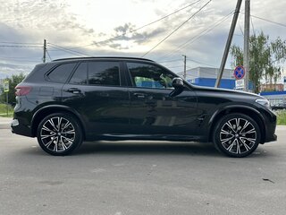 2021 BMW X5 25d IV (G05/G18), чёрный, 6100000 рублей, вид 4