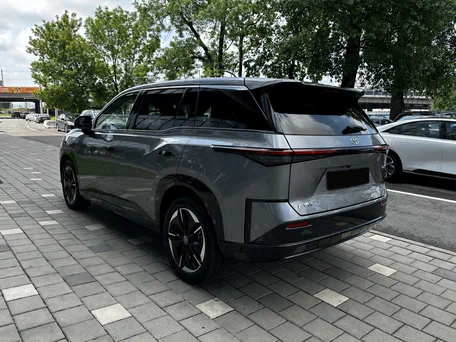 2026 Toyota bZ3X 58.3 kWh, серый, 2370000 рублей, вид 5