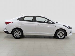 2022 Hyundai Solaris II Рестайлинг, белый, 1660000 рублей, вид 4