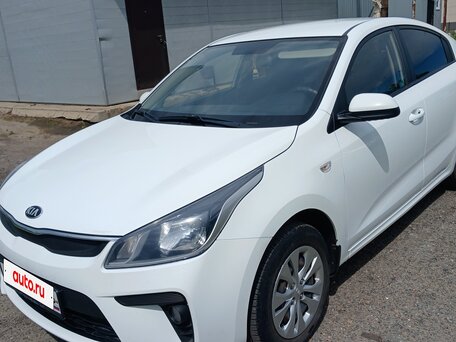 2018 Kia Rio IV, белый, 930000 рублей, вид 1