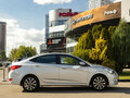2015 Hyundai Solaris I Рестайлинг, серебристый, 1058000 рублей - вид 2