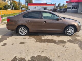 2011 Volkswagen Jetta VI, коричневый, 830000 рублей, вид 4