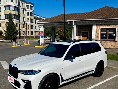 2022 BMW X7 40i I (G07), белый, 10500000 рублей, вид 2