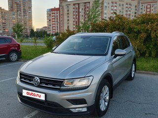 2017 Volkswagen Tiguan II, серебристый, 1780000 рублей, вид 1