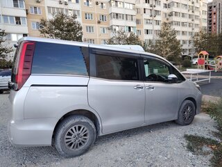 2015 Toyota Esquire I, серый, 1820000 рублей, вид 3