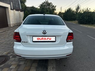 2017 Volkswagen Polo V Рестайлинг, белый, 920000 рублей, вид 5