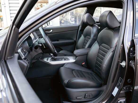 2018 Kia Optima IV, коричневый, 1895000 рублей - вид 12