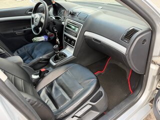 2011 Skoda Octavia II (A5) Рестайлинг, серебристый, 700000 рублей, вид 5