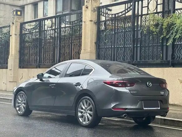 2023 Mazda 3 Axela IV (BP), серый, 1890004 рублей - вид 2