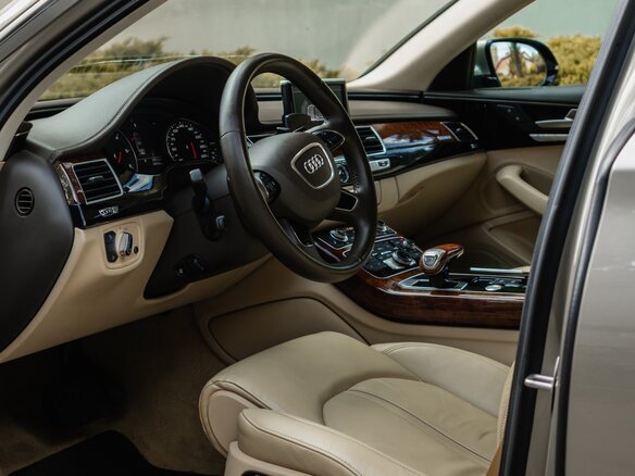 2011 Audi A8 III (D4), бежевый, 1700000 рублей - вид 7