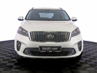 2019 Kia Sorento III Prime Рестайлинг, белый, 3400000 рублей, вид 2