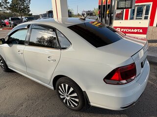2017 Volkswagen Polo V Рестайлинг, белый, 930000 рублей, вид 4