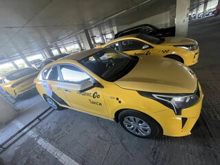 2021 Kia Rio IV Рестайлинг, жёлтый, 770000 рублей, вид 5