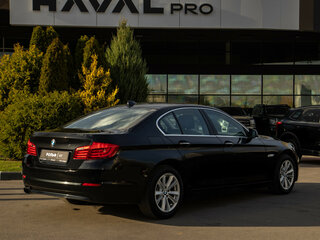 2012 BMW 5 серии 520i VI (F10/F11/F07), чёрный, 1898000 рублей, вид 4