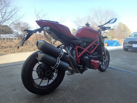 2013 Ducati Streetfighter, красный, 1000000 рублей, вид 3