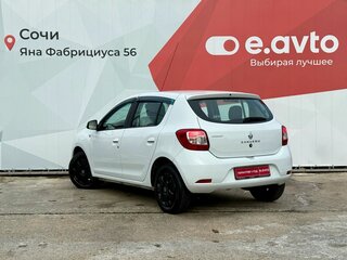 2018 Renault Sandero II, белый, 1015000 рублей, вид 4