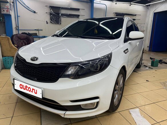 2015 Kia Rio III Рестайлинг, белый, 900000 рублей - вид 28