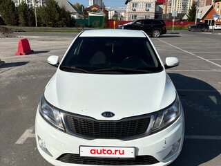 2012 Kia Rio 4-speed III, белый, 700000 рублей, вид 5