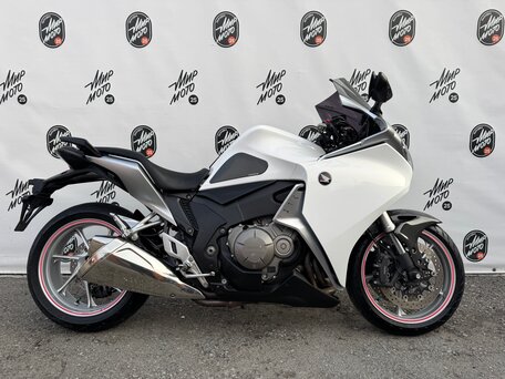 2010 Honda VFR 1200, белый, 820000 рублей, вид 1