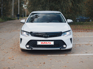 2015 Toyota Camry VII (XV50) Рестайлинг, белый, 1999000 рублей, вид 2