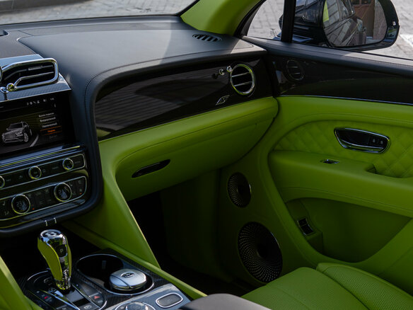 2025 Bentley Bentayga I Рестайлинг, чёрный, 43500000 рублей - вид 28
