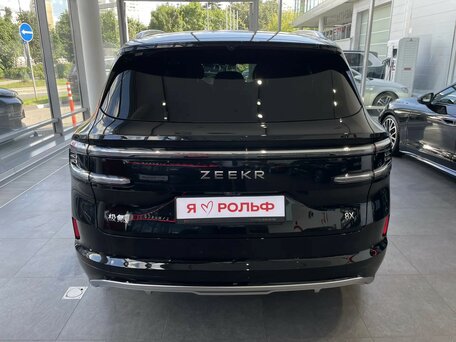 Zeekr 8X