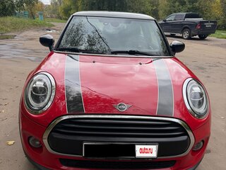 2020 Mini Hatch Cooper III (F55/F56) Рестайлинг, красный, 3500000 рублей, вид 1