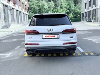 2020 Audi Q7 45 TDI II (4M) Рестайлинг, белый, 7000000 рублей, вид 3
