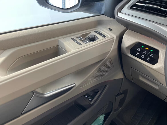 2026 Volkswagen Multivan T7, серый - вид 5