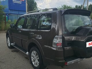 2017 Mitsubishi Pajero IV Рестайлинг 2, коричневый, 2649000 рублей, вид 3