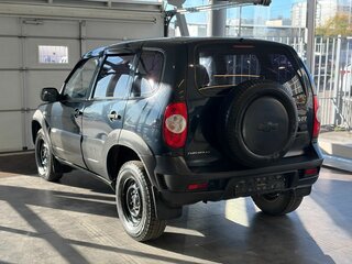 2011 Chevrolet Niva I Рестайлинг, чёрный, 419000 рублей, вид 5