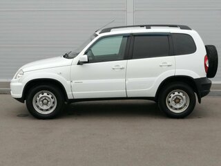 2013 Chevrolet Niva I Рестайлинг, белый, 495000 рублей, вид 4