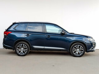 2016 Mitsubishi Outlander III Рестайлинг 2, синий, 1885000 рублей, вид 4