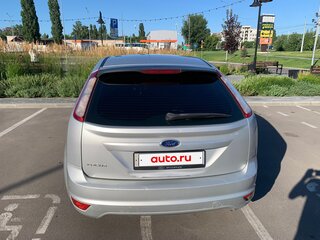2010 Ford Focus II Рестайлинг, серебристый, 520000 рублей, вид 2