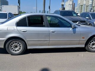 2002 BMW 5 серии 520i IV (E39) Рестайлинг, серебристый, 350000 рублей, вид 4