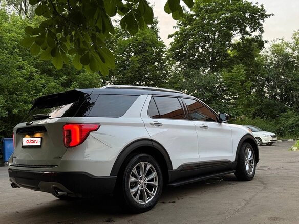 2022 Ford Explorer VI, белый, 3900000 рублей - вид 12