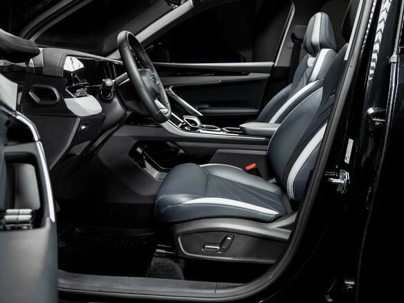 2026 Geely Atlas II, чёрный - вид 7