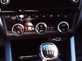 2018 Skoda Octavia III (A7) Рестайлинг, белый, 1500000 рублей, вид 5