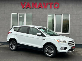 2017 Ford Kuga II Рестайлинг, белый, 1870000 рублей, вид 3