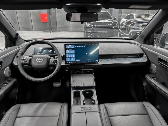 2026 Toyota bZ3X 58.3 kWh, серый, 2980000 рублей - вид 12