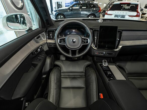 2026 Volvo XC90 B5 II Рестайлинг 2, белый, 13950000 рублей - вид 13