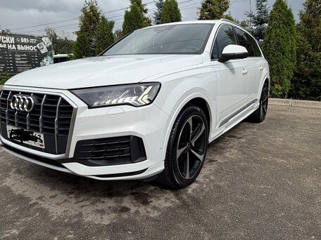 2021 Audi Q7 45 TDI II (4M) Рестайлинг, белый, 6000000 рублей, вид 3