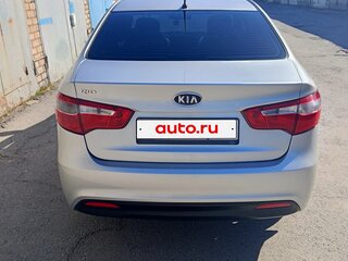 2012 Kia Rio 5-speed III, серебристый, 780000 рублей, вид 3