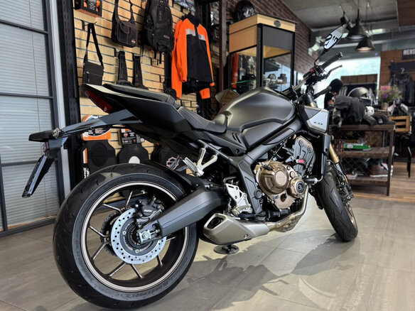 2024 Honda CB 650R, серый, 1220000 рублей - вид 6