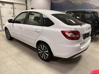 2026 Lada (ВАЗ) Granta I Рестайлинг, белый, 1345900 рублей, вид 3