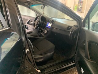 2009 Toyota Avensis III, чёрный, 900000 рублей, вид 4