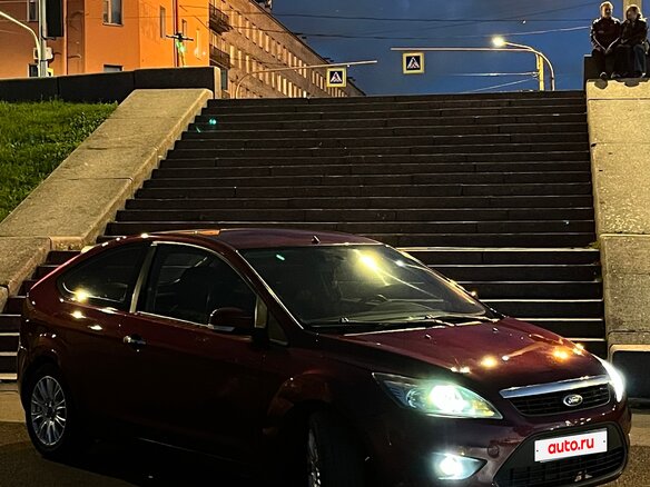 2008 Ford Focus II Рестайлинг, красный, 410000 рублей - вид 3